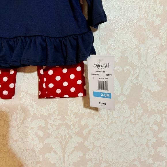 NWT Rare Too Cute Christmas Santa Girl Two Piece Outfit Size 3-6 Months - Picture 2 of 5